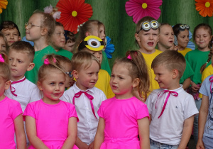 Dzieci na scenie dla rodziców
