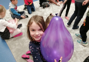 dziewczynka z balonikiem