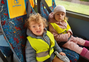 Natalka i Oluś w autobusie