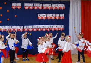 12 Polska tańczy między narodami
