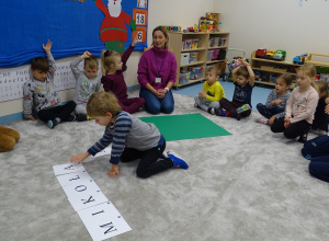 Projekt edukacyjny o Mikołaju - Biedronki 2023