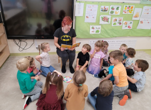 "Z Kicią Kocią maluchy zmieniają się w Zuchy" - Kicia Kocia gotuje - Sówki