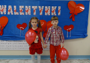 Zdjęcie dzieci z balonami