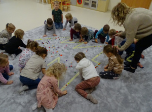 Gramy Zmysłami "Choinka sensoryczna"