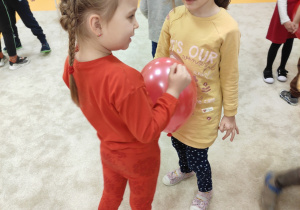 dziewczynki z balonem