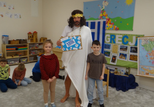19 Dzieci dziękują Zeusowi za ciekawe spotkanie
