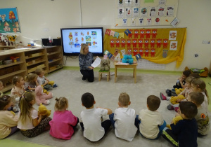 06 Pani czyta list od Pluszowego MIsia