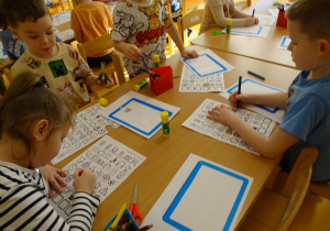 13 Dzieci tworzą swój tablet
