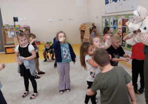 Dzieci uczą się prawidłowego toru oddechowego