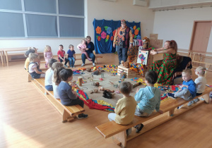 Maluchy na spotkaniu z Anką Afrykanką