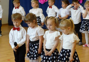 Jasio, Natalka, Oliwia i Julia mówią wierszyk