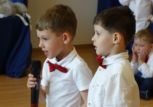 Olek i Maks mówią wierszyk