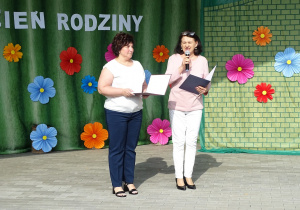 Powitanie rodziców i dzieci na Dniu rodziny