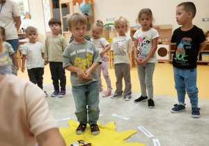 Dzieci śpiewają dla Jasia