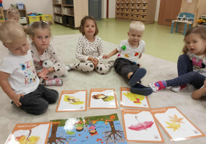 Dzieci poznają nowe słowa