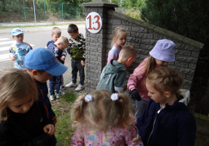 14 Dzieci sprzątają świat