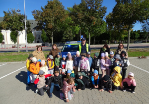 Grupa Sówki i Smerfy z Policjantem