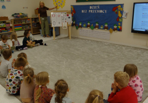 01 Dzieci przypominają zasady kodeksu grupy