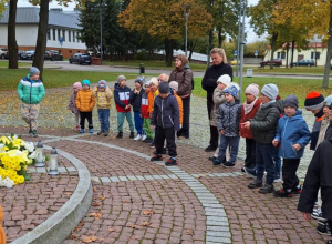 Wizyta pod pomnikiem Jana Pawła II