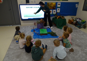 pani opowiada o drzewie