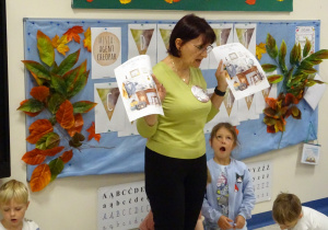 06 Pani objaśnia zadanie do wykonania