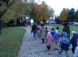 Wizyta pod pomnikiem Jana Pawła II - Jeżyki i Słoneczka