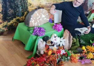 dzieci słuchaj opowiadania o mrowkach