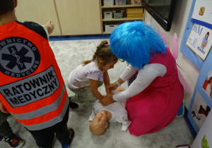 08 Nelcia ćwiczy na fantomie