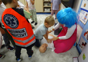 09 Samuś ćwiczy na fantomie