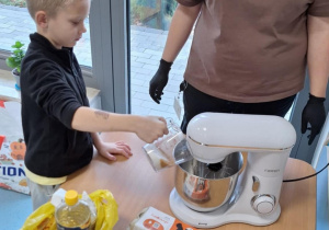 ubijamy jajka z cukrem