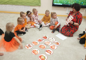 Wprowadzenie dzieci do zabawy dywanowej- "kodowanie dyni na dywanie"