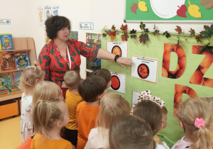 Dzieci poznają potrawy, które można przygotować z dyni