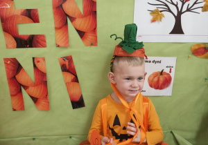 Oskar w stroju dyni
