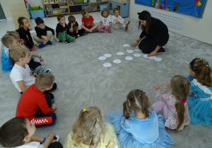 Pani rozkłada memory