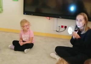 zabawy z wykorzystaniem latarki