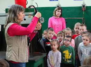 Wycieczka do fabryki bombek „Szkło-Dekor” w Piotrkowie Trybunalskim - Słoneczka, Smerfy i Sówki