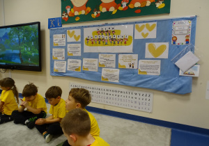 Tablica z informacjami na temat dnia życzliwości