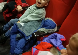 Radosna atmosfera w teatrze