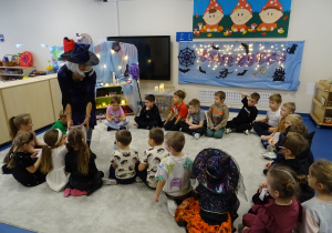 Dzieci losują eliksiry