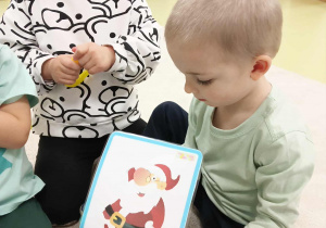 Chłopiec i Mikołaj