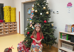 Gaja z prezentem od Mikołaja