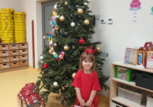 Natalka z prezentem od Mikołaja