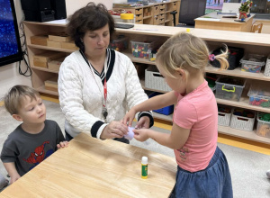 Przygotowywanie ozdób świątecznych- Kalendarz Adwentowy