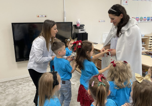 Wspólne podziękowanie za wizytę i poświęcony czas.