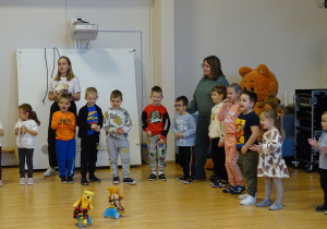 Wspólne zabawy z misiami.