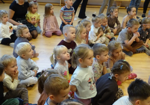 Dzieci podczas zabaw.