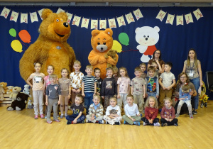 Wspólne zdjęcie z misiami.