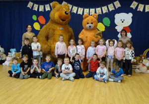 Wspólne zdjęcie z misiami.