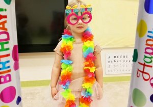 Dziewczynka na zdjęciu