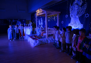 Scena odwiedzin Trzech Króli w stajence